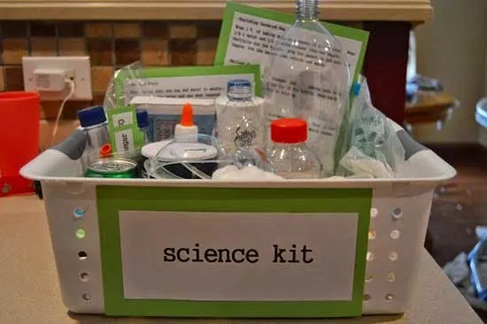 Is your child interested in science experiments? You have to take a look at these DIY science kits for kids. Best 11 homemade science kits to keep the kids busy. Fun activity for preschoolers, kindergartners and elementary school kids. | at Non Toy Gifts