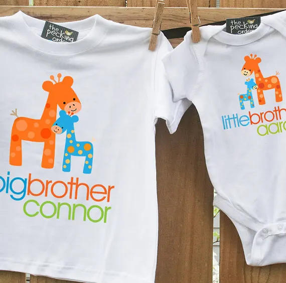 Best 12 big brother gifts from baby: big brother little brother t-shirt and onesie