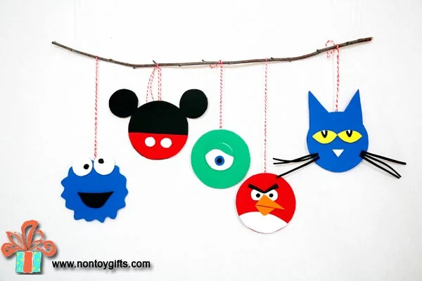 DIY Christmas Ornaments made from felt. These ornaments are not only easy to make but they also use leftover scraps from other projects.