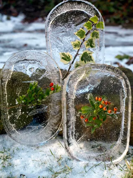 Make ice decorations - one of the 20 outdoor snow activities for kids. Be prepared for that snowy day when school is off and kids want to go outside and play. This list of snow and ice activities for kids of all ages is just what you need for any winter day. | at Non Toy Gifts