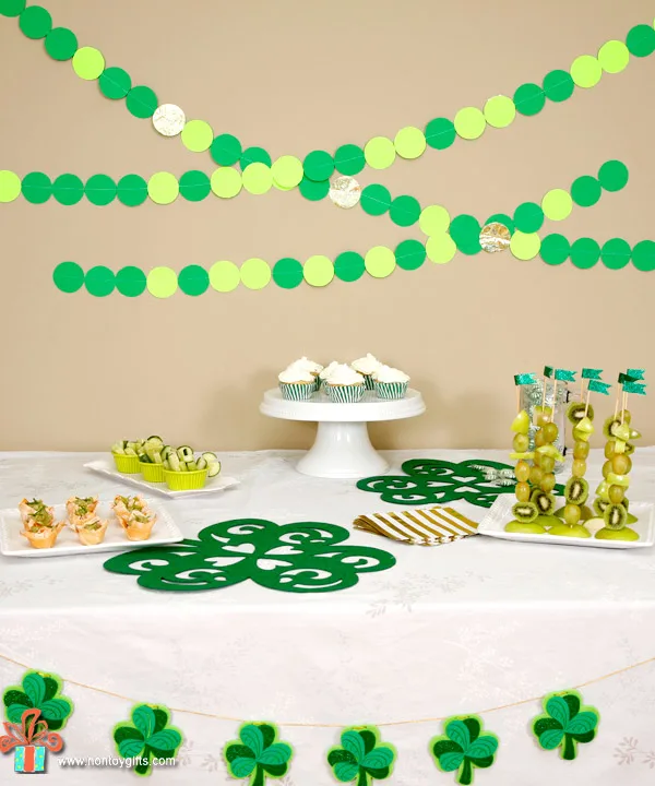 St Patrick's Day Party - simple and healthy food ideas that kids can help with and inexpensive and DIY decorations. | at Non Toy Gifts