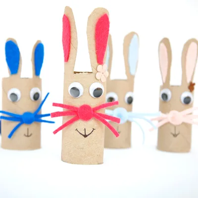 Easter bunny craft for kids. Simple craft from toilet paper / towel paper roll. | at Non Toy Gifts