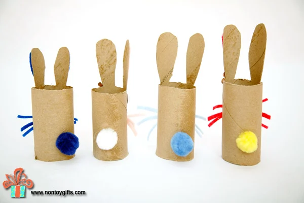 Easter bunny craft for kids. Simple craft from toilet paper / towel paper roll. | at Non Toy Gifts