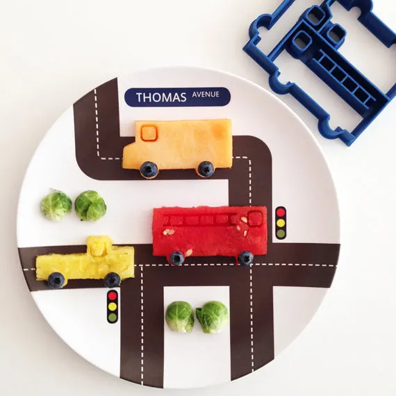 Transportation, construction and fire engine plates for boys. 6 plates that will get little ones enthusiastic about dinner time. Great gifts for picky eaters.