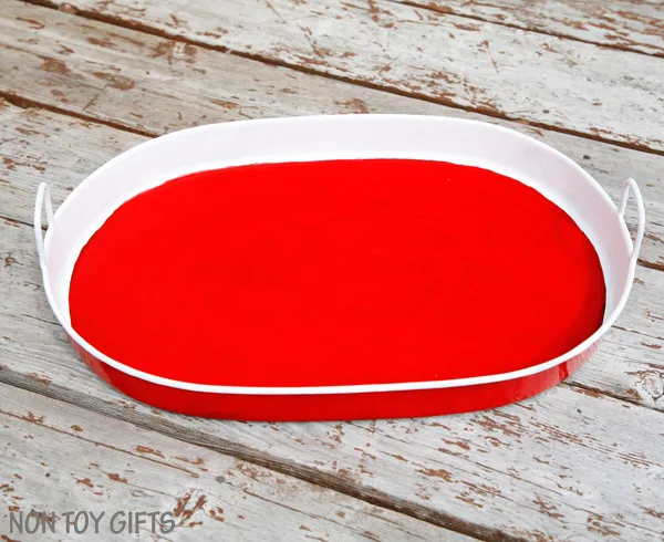 Road trip with kids - DIY busy tray. Use it as a snack tray, drawing tray, magnetic tray and chalk board. | at Non Toy Gifts