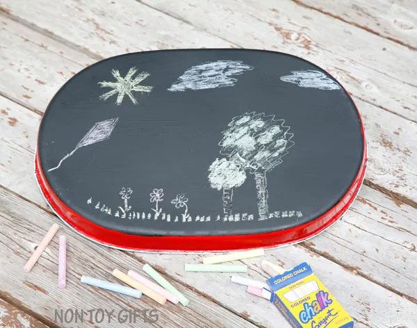 Road trip with kids - DIY busy tray. Use it as a snack tray, drawing tray, magnetic tray and chalk board. | at Non Toy Gifts
