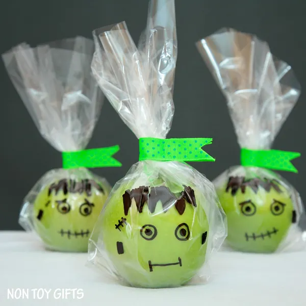 These healthy Frankenstein treats are a great alternative to the usual Halloween candy. Perfect treats for kids with food allergies.