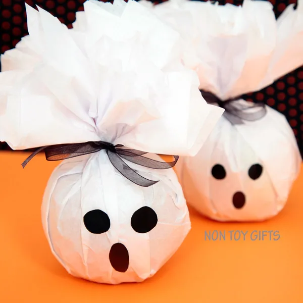 Healthy ghost treats to make for kids for Halloween - apple or orange treats