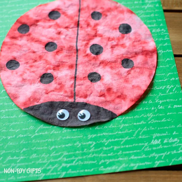 Coffee filter ladybug. Simple spring craft for toddlers, preschoolers and older kids. Insect study activity. | at Non-Toy Gifts