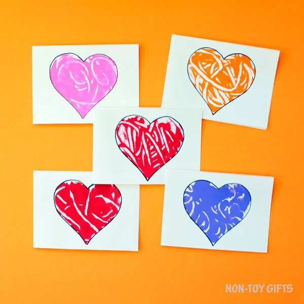 Monoprint heart cards to make for Mother's Day. Easy craft for preschoolers, kindergartners and older kids | at Non-Toy Gifts