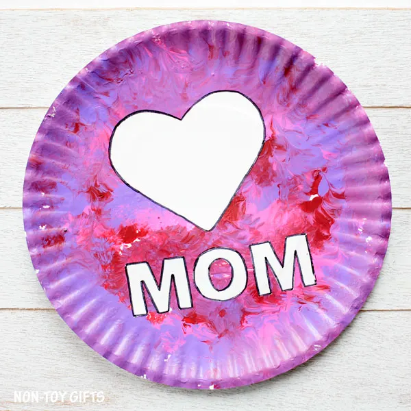 Easy paper plate Mother's Day craft for kids. | at Non-Toy Gifts