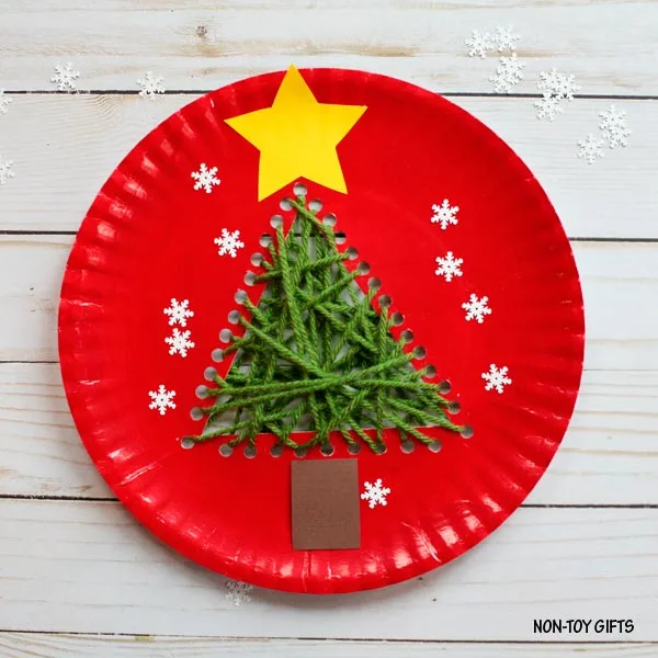 Paper plate Christmas tree craft