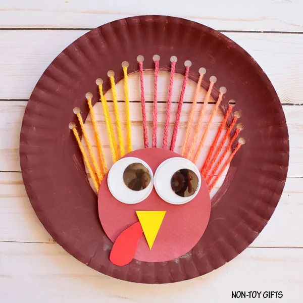 Easy yarn and paper plate turkey craft 