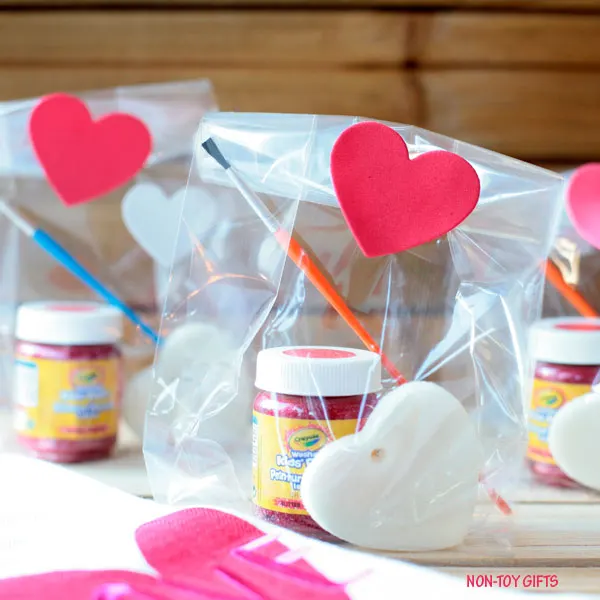 Paint your own heart kit - DIY Valentine gift for kids