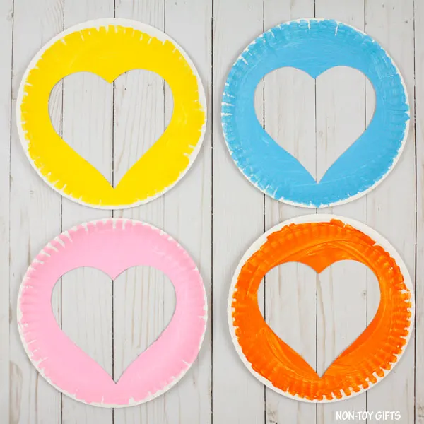 Paper plates with hearts
