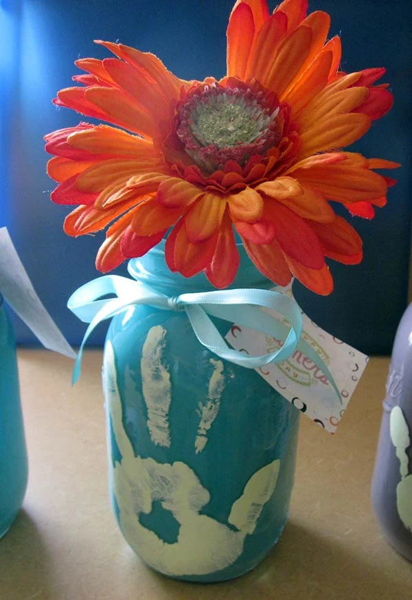 DIY flower pot gift for Mother's Day from kids