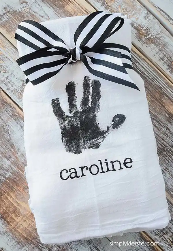 Easy Mother's Day gift for grandma kids can make