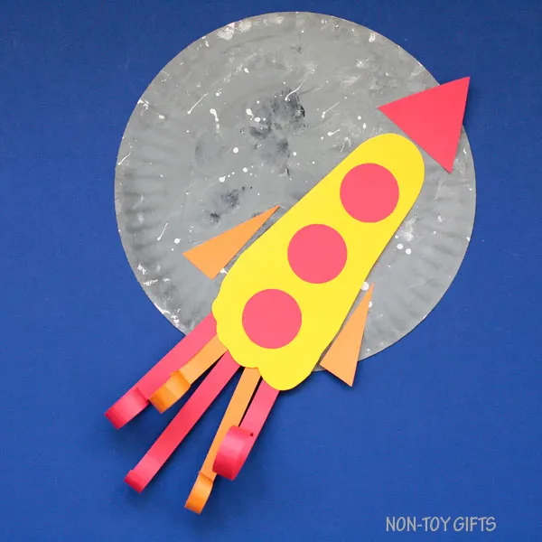 Paper plate footprint Father's Day craft for kids