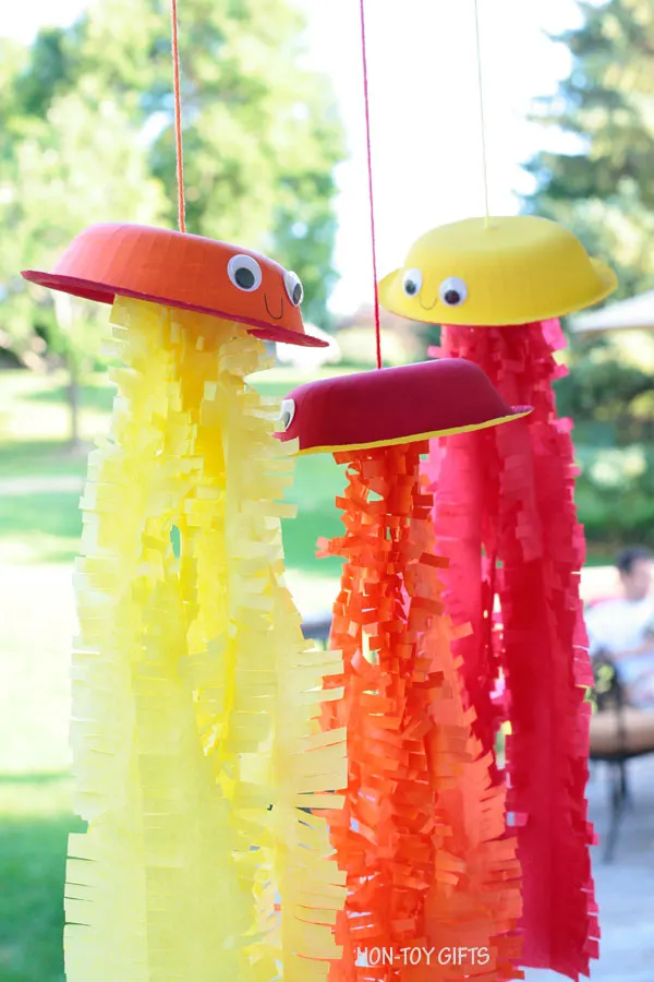 Summer jellyfish craft for kids