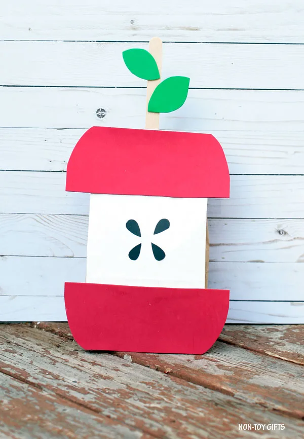 Stuffed paper apple craft for kids to make this fall or for back to school