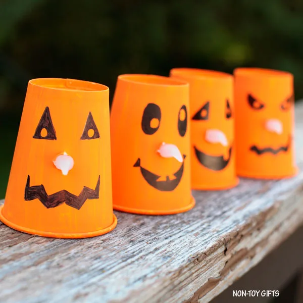 Paper cup Jack'O'Lantern