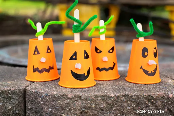 Paper cup pumpkin craft for kids