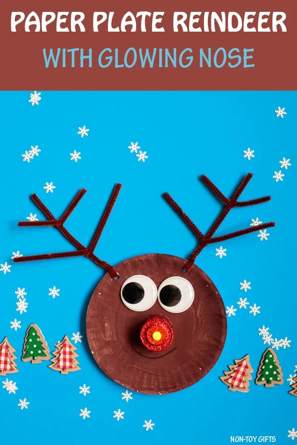 Paper plate reindeer with glowing nose - an easy Christmas craft for kids #reindeer #Christmas