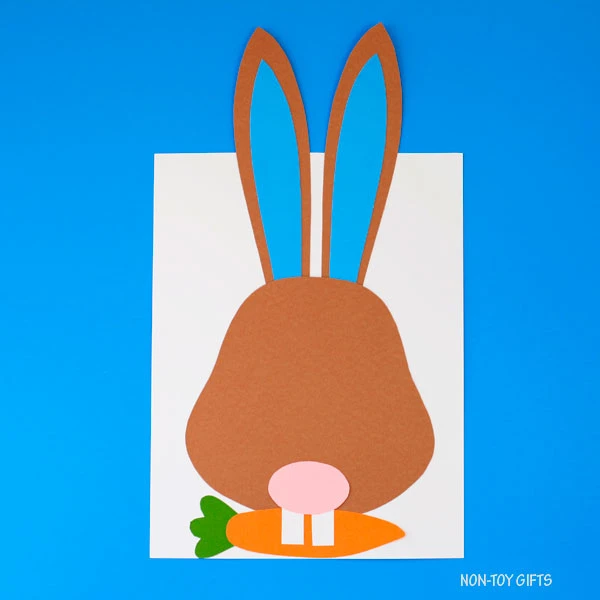 Bunny with carrot 