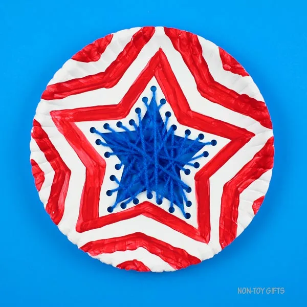 Easy yarn American flag craft