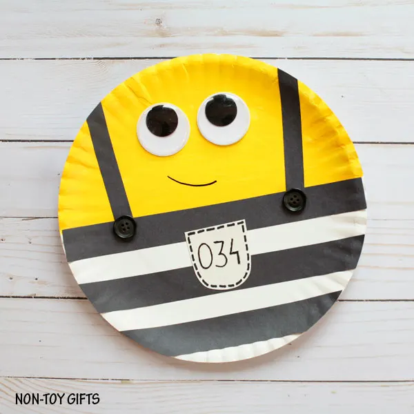 Paper plate Minion