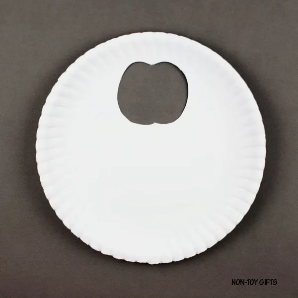 paper plate apple
