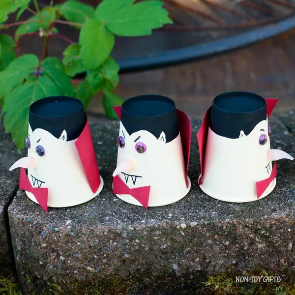 Easy vampire Dracula craft for kids
