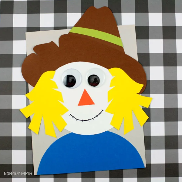 Fall scarecrow craft