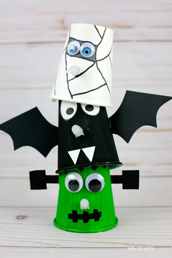 Paper cup Halloween crafts
