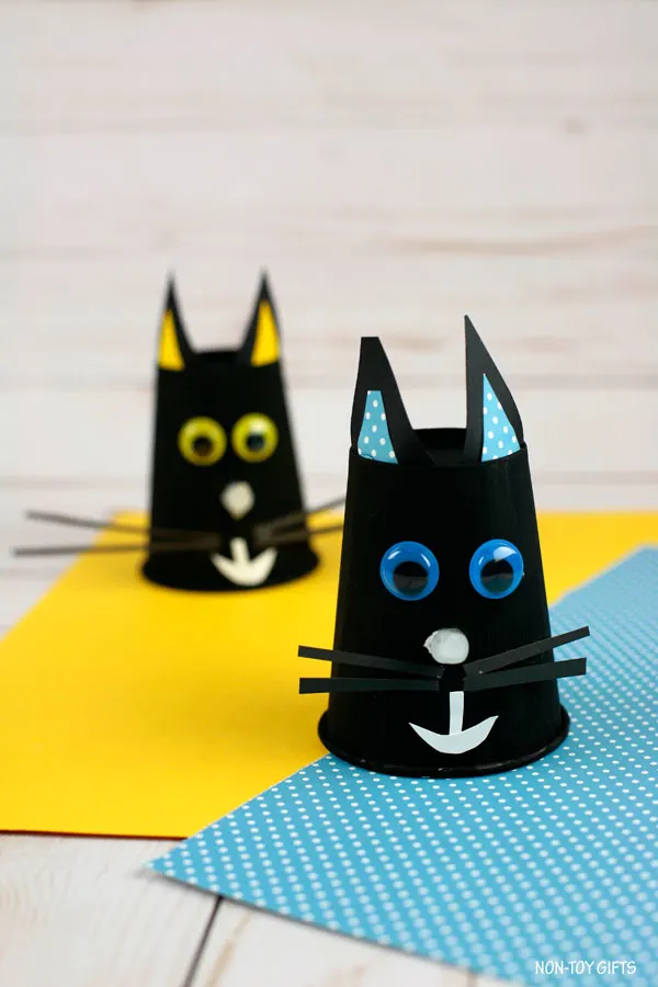 Paper cup black cat craft for kids to make this Halloween