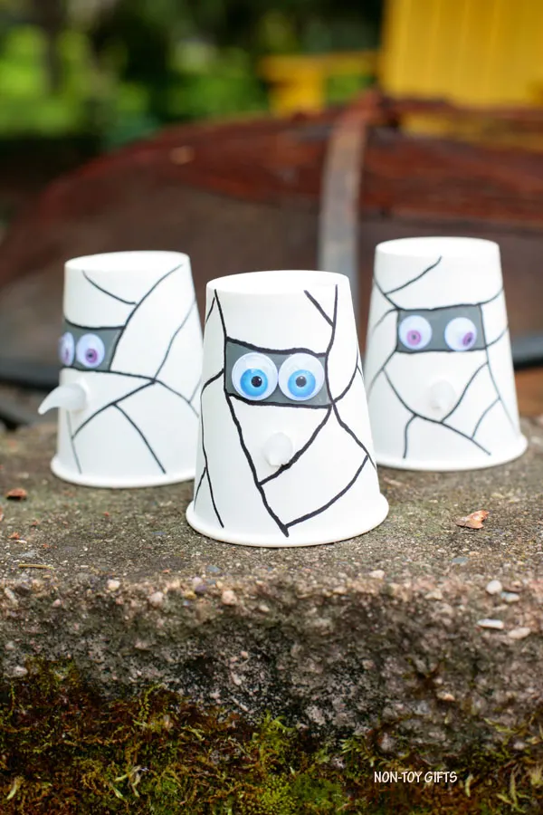 Paper cup Halloween craft