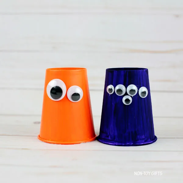 Several googly eyes