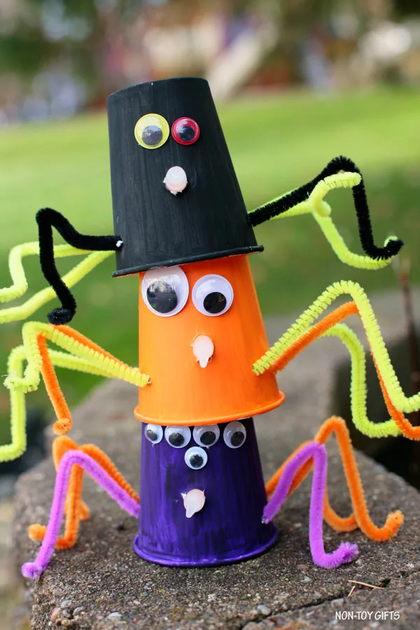 Paper cup spider craft for kids