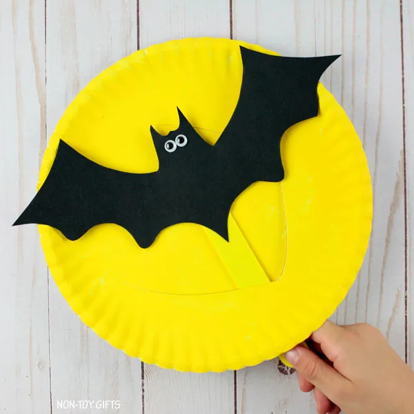 Interactive flying bat craft