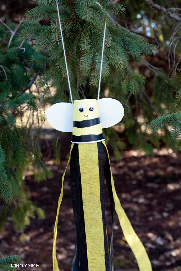 Paper cup bee windsocks for kids to make this spring