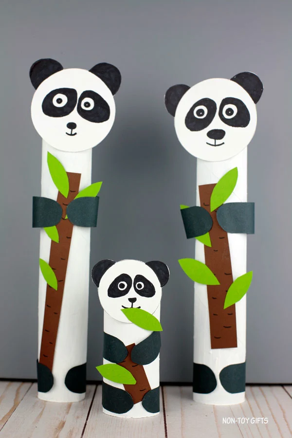 Paper roll panda craft