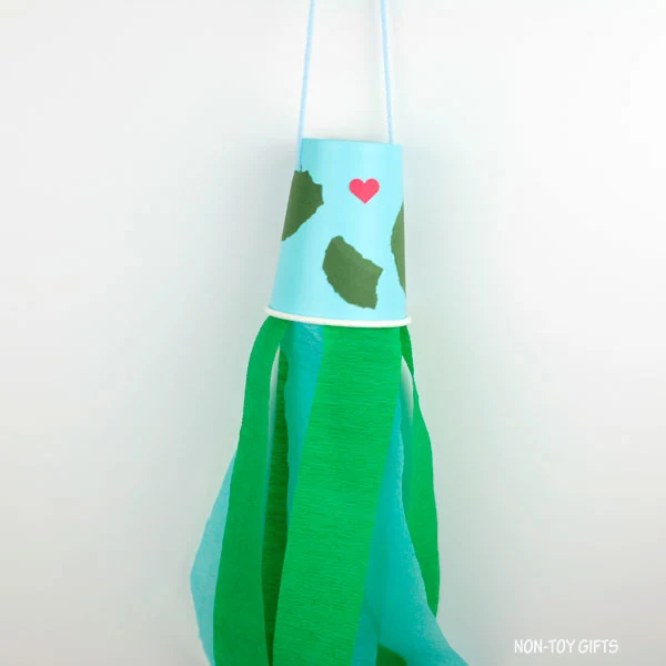 Paper cup Earth craft for kids