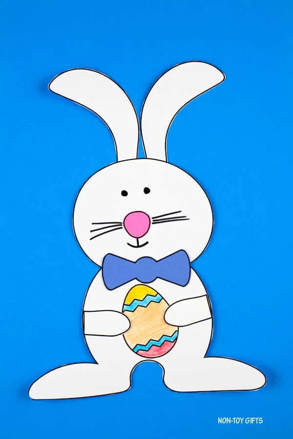 Easter bunny with egg