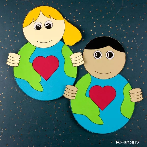 kids holding our Earth craft