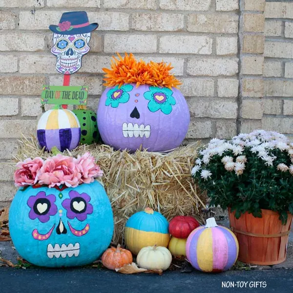 35 pumpkin painting ideas for kids: Day of the Dead