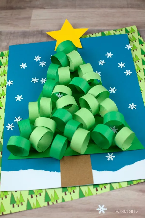 Paper loop Christmas tree crafts for kids