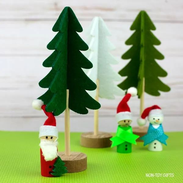 Wooden peg doll Christmas craft for preschoolers and older kids