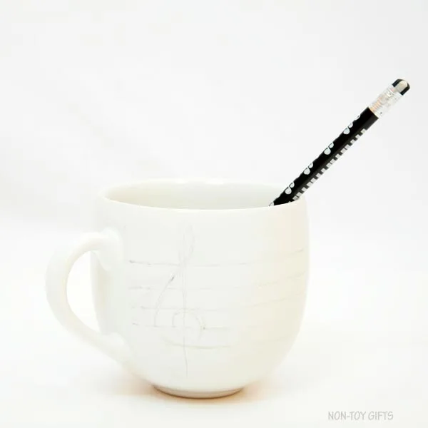 trace with pencil on mug