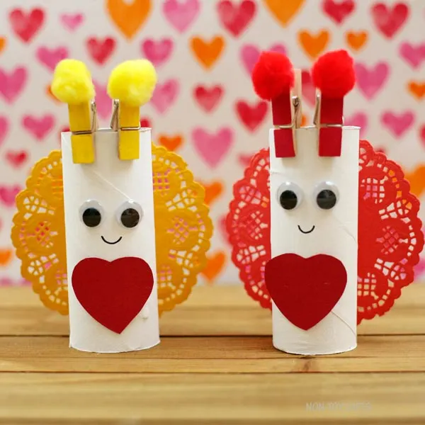 Easy paper roll love bug craft