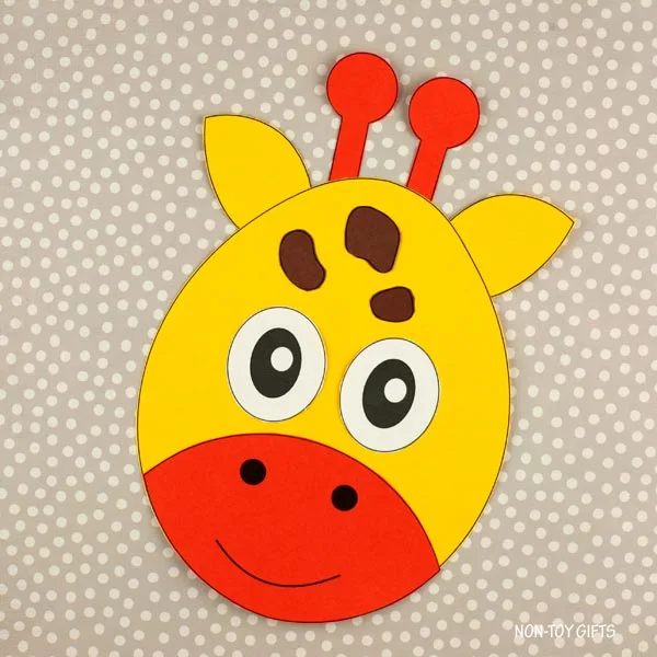 Easy paper giraffe craft - zoo animal craft